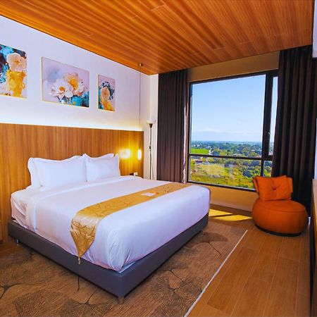 Levo Hotel Urdaneta Exterior photo